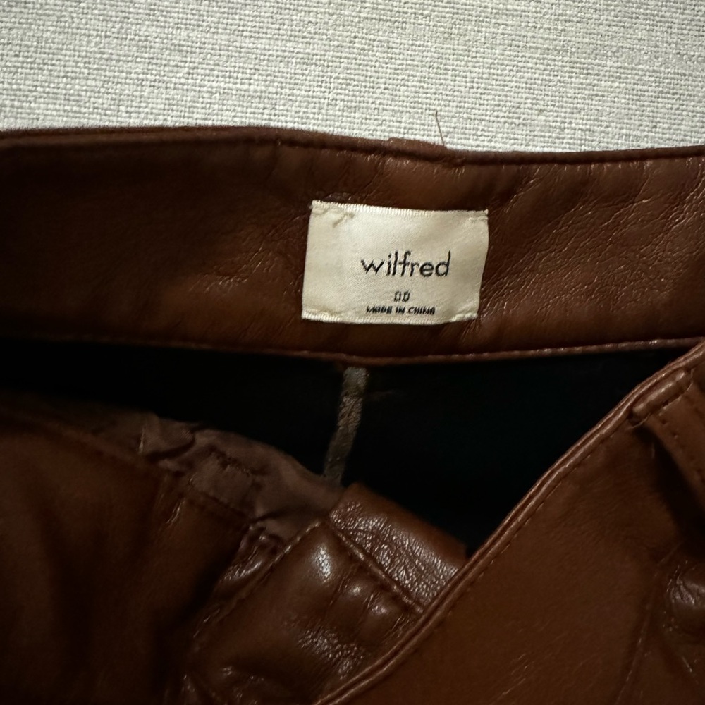 Aritzia/Wilfred leather pant